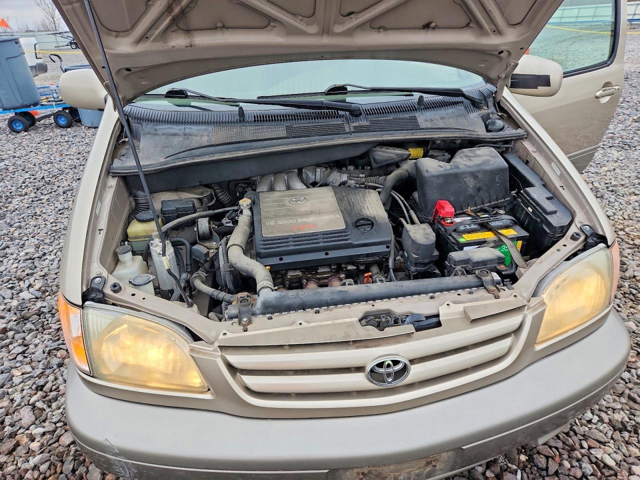 2002 TOYOTA SIENNA LE photo 11