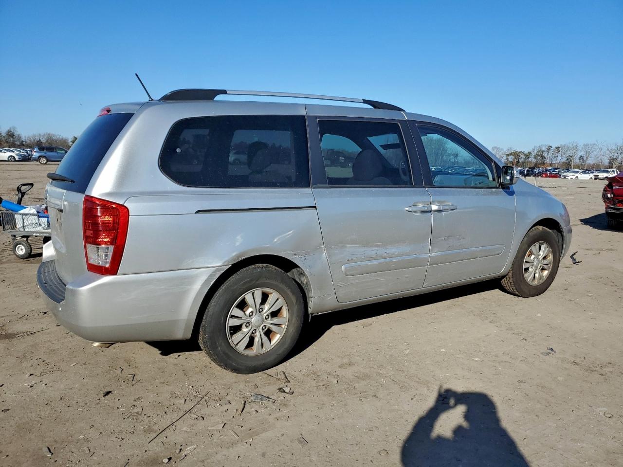 2012 KIA SEDONA LX photo 3