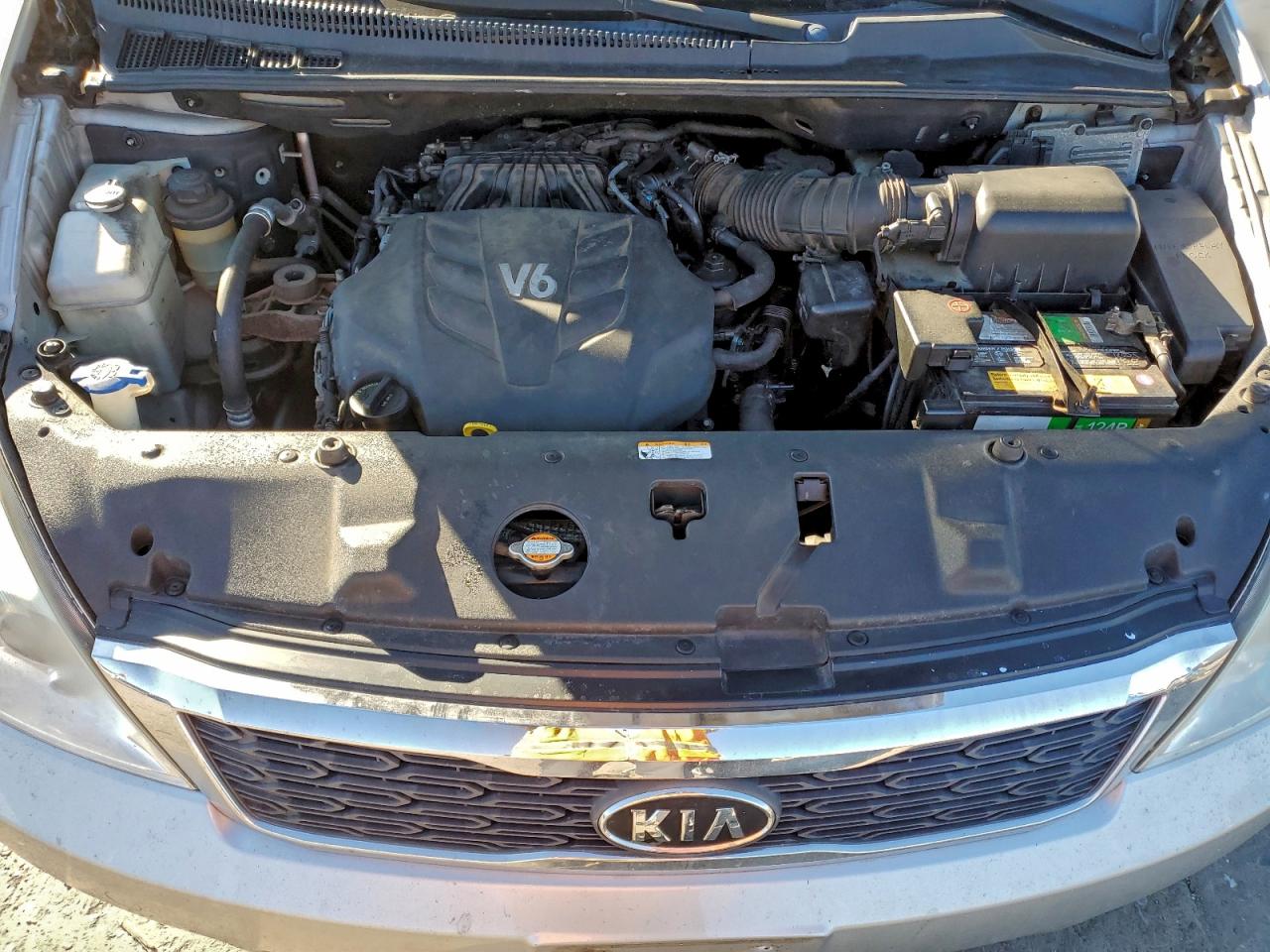2012 KIA SEDONA LX photo 12