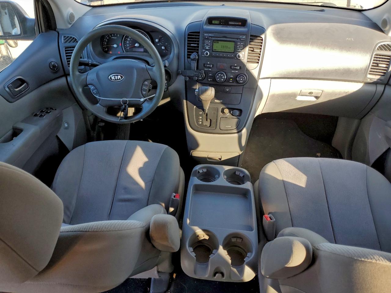 2012 KIA SEDONA LX photo 8