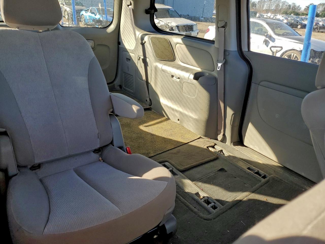 2012 KIA SEDONA LX photo 11