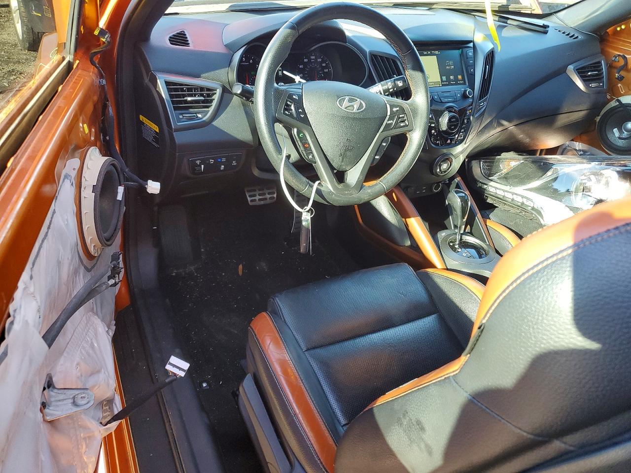2016 HYUNDAI VELOSTER TURBO photo 8