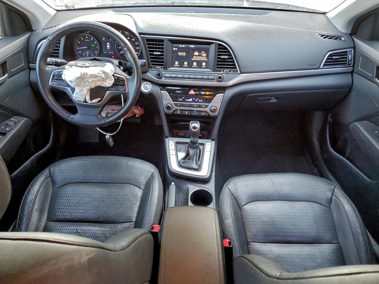 2017 HYUNDAI ELANTRA SE photo 8