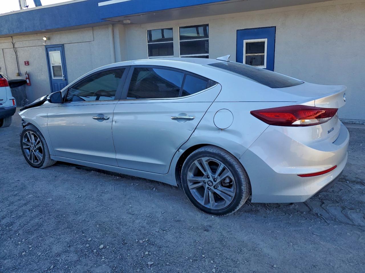 2017 HYUNDAI ELANTRA SE photo 2