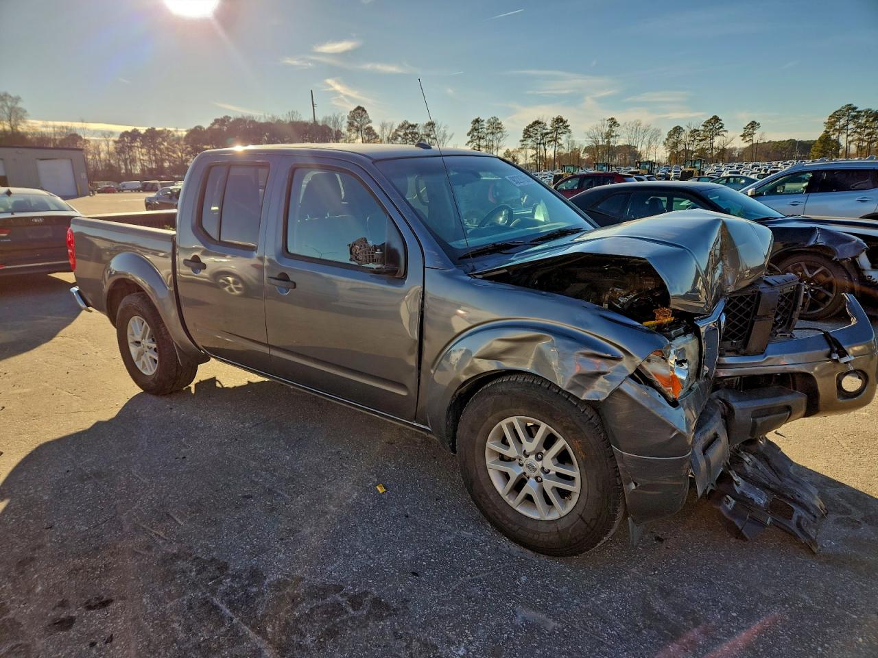 2018 NISSAN FRONTIER SV photo 4