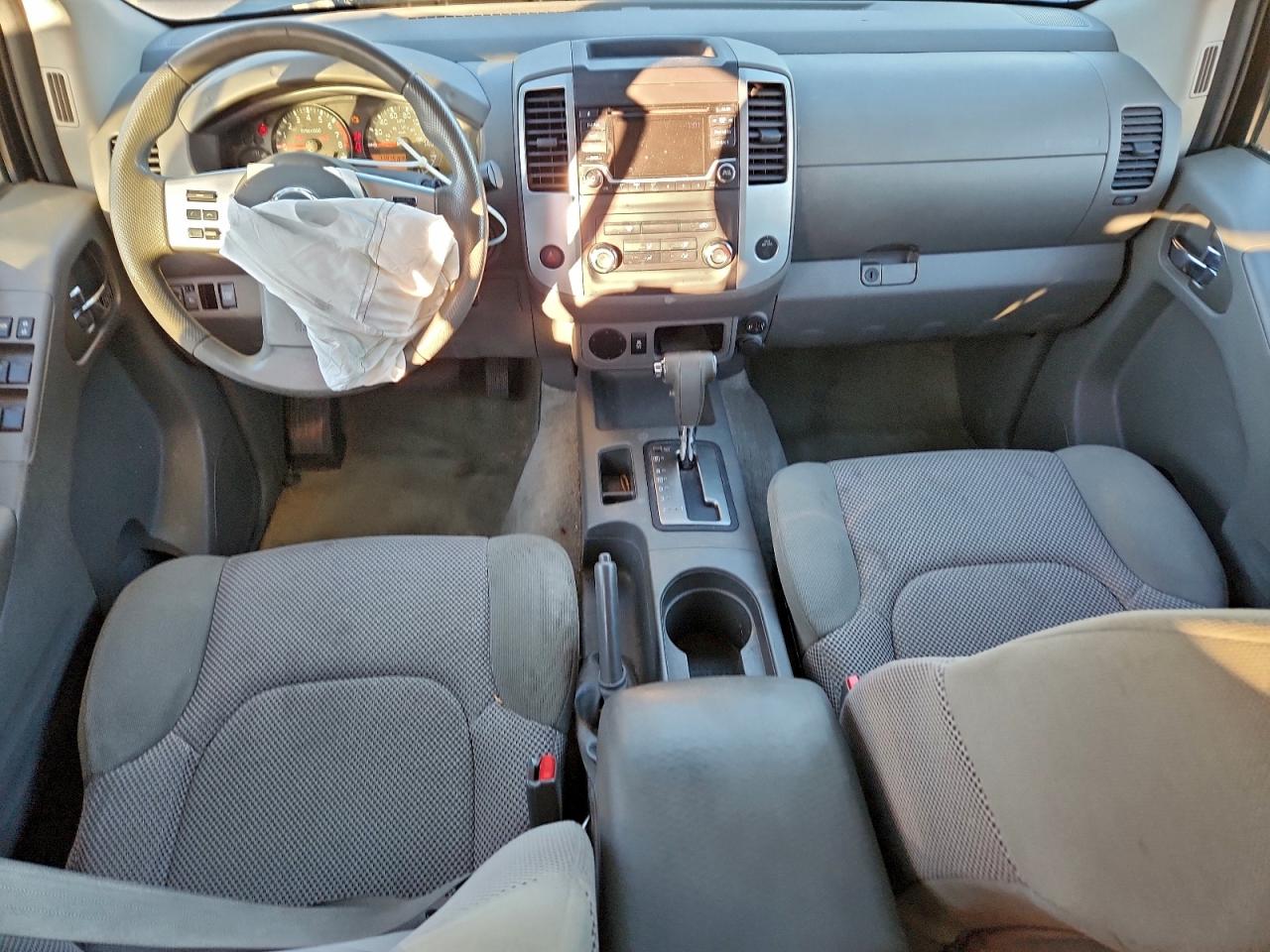 2018 NISSAN FRONTIER SV photo 8