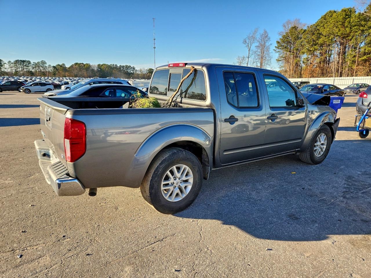 2018 NISSAN FRONTIER SV photo 3