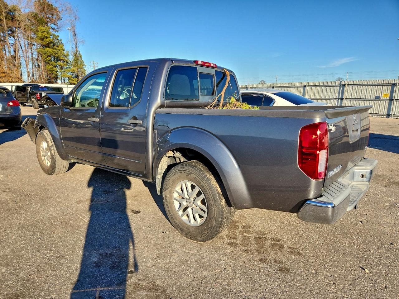 2018 NISSAN FRONTIER SV photo 2