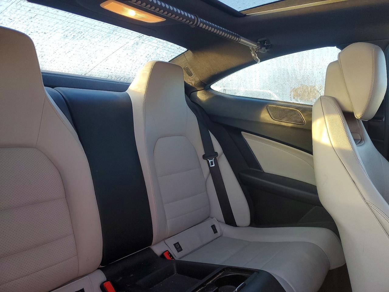 2015 MERCEDES-BENZ C 250 photo 10