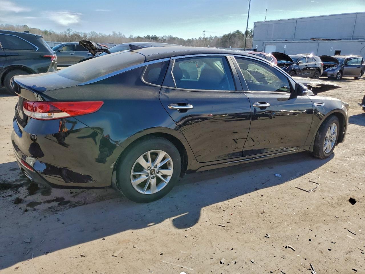 2016 KIA OPTIMA LX photo 3
