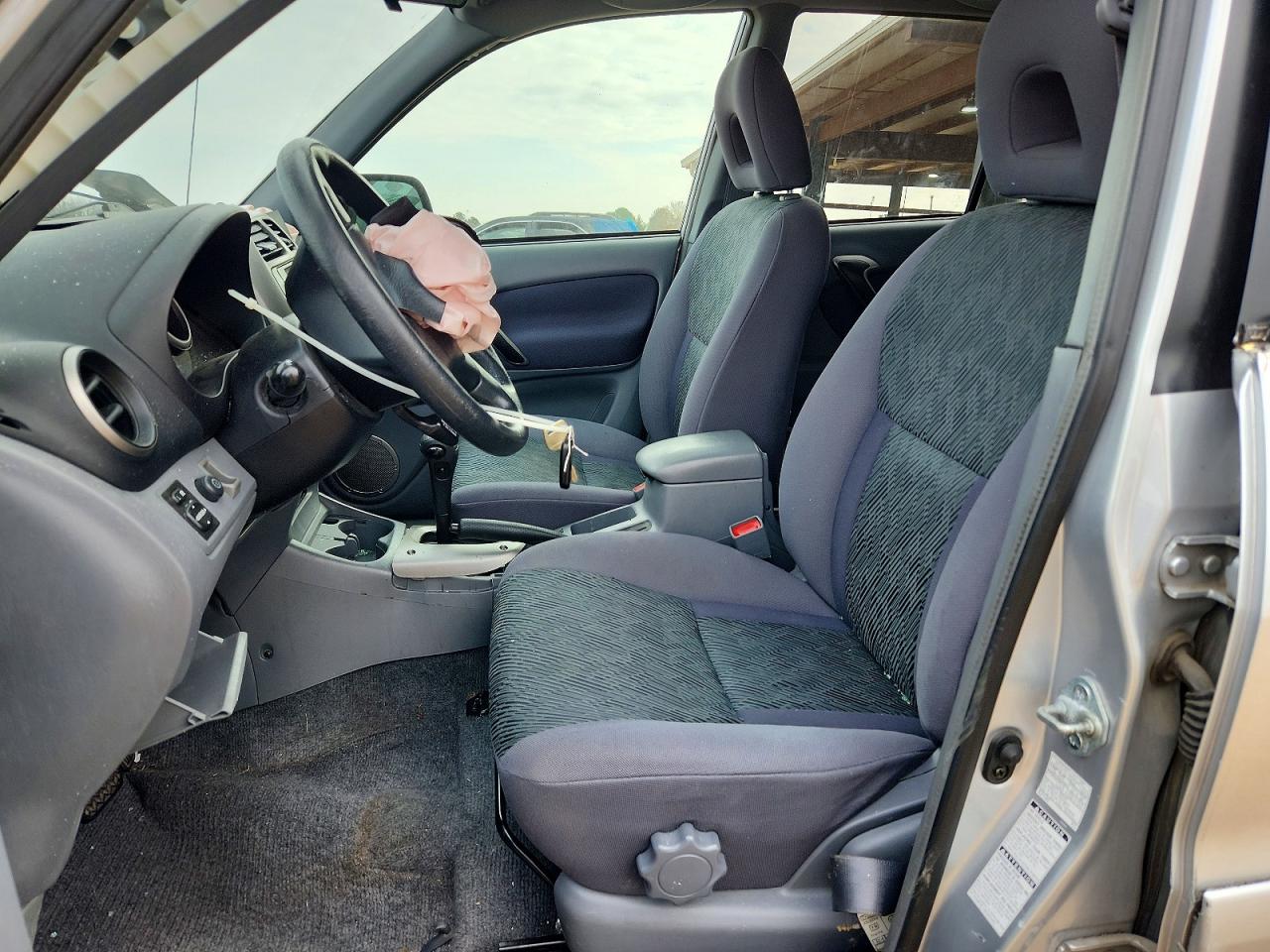 2002 TOYOTA RAV4 BASE photo 7