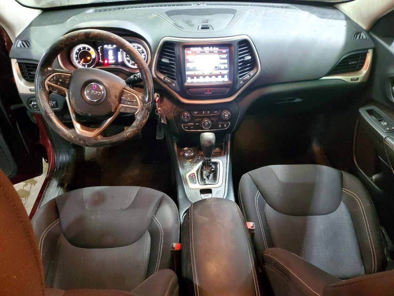 2016 JEEP CHEROKEE LATITUDE photo 8
