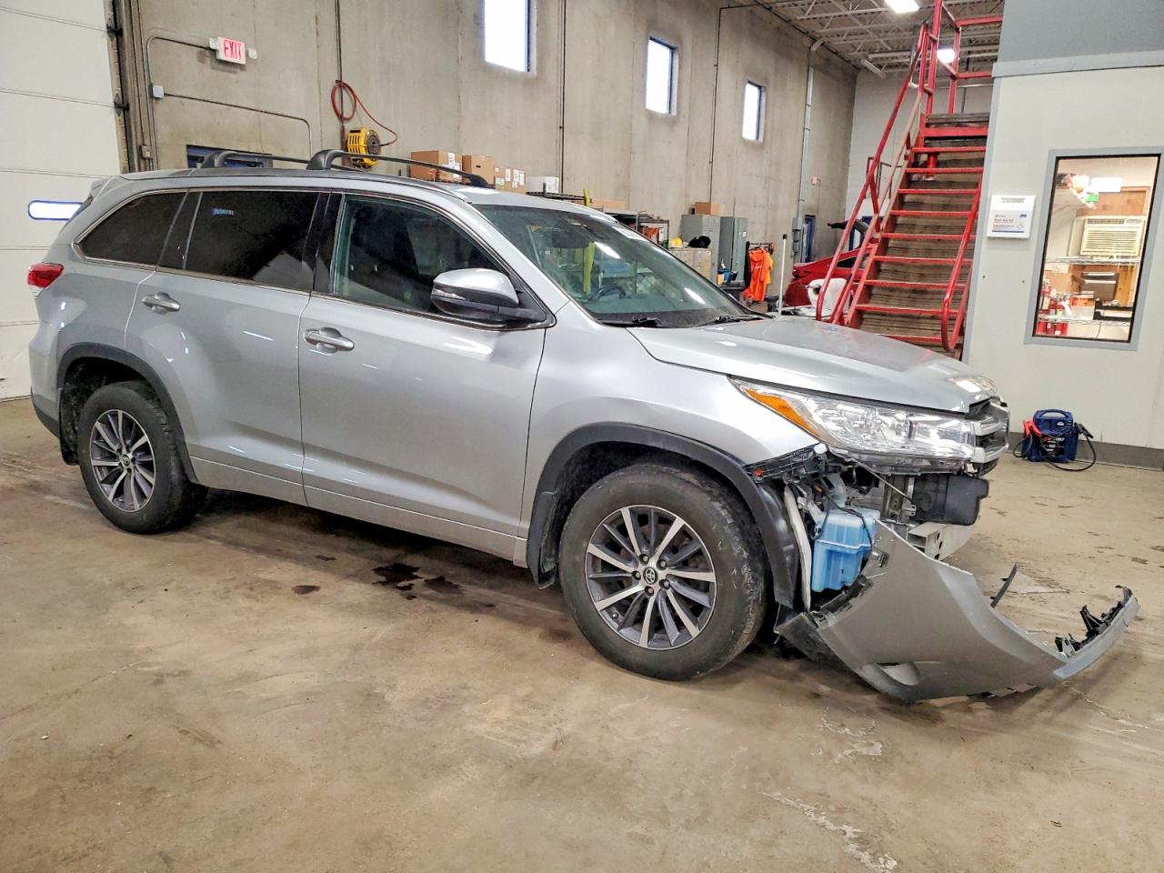 2018 TOYOTA HIGHLANDER SE photo 4