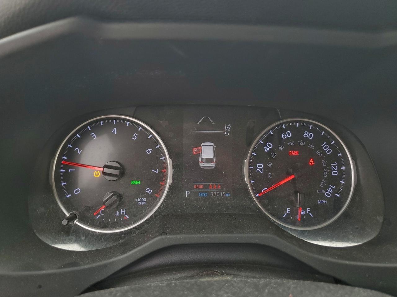 2019 TOYOTA RAV4 LE photo 9