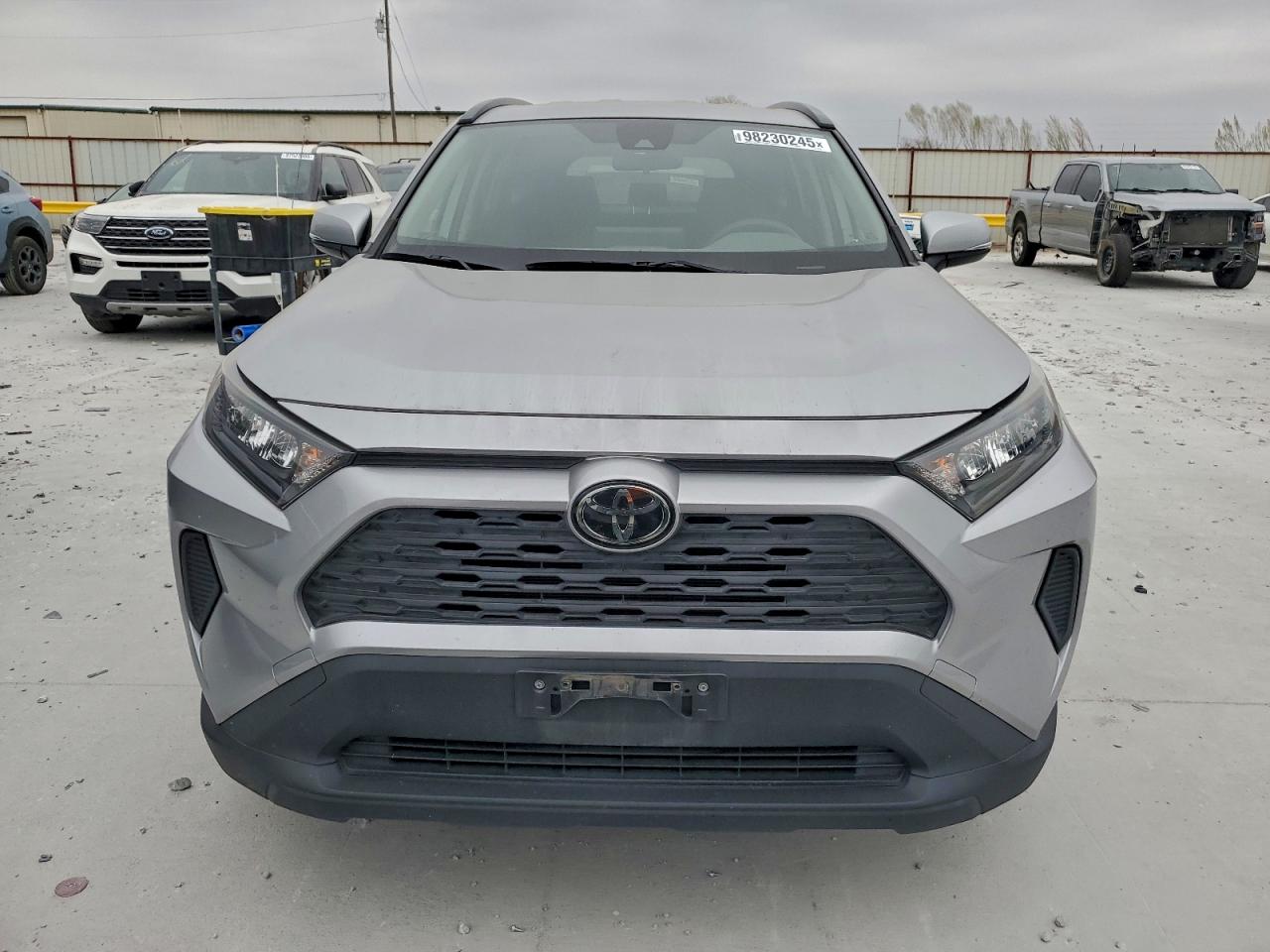 2019 TOYOTA RAV4 LE photo 5