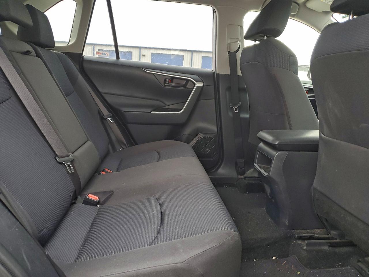 2019 TOYOTA RAV4 LE photo 11