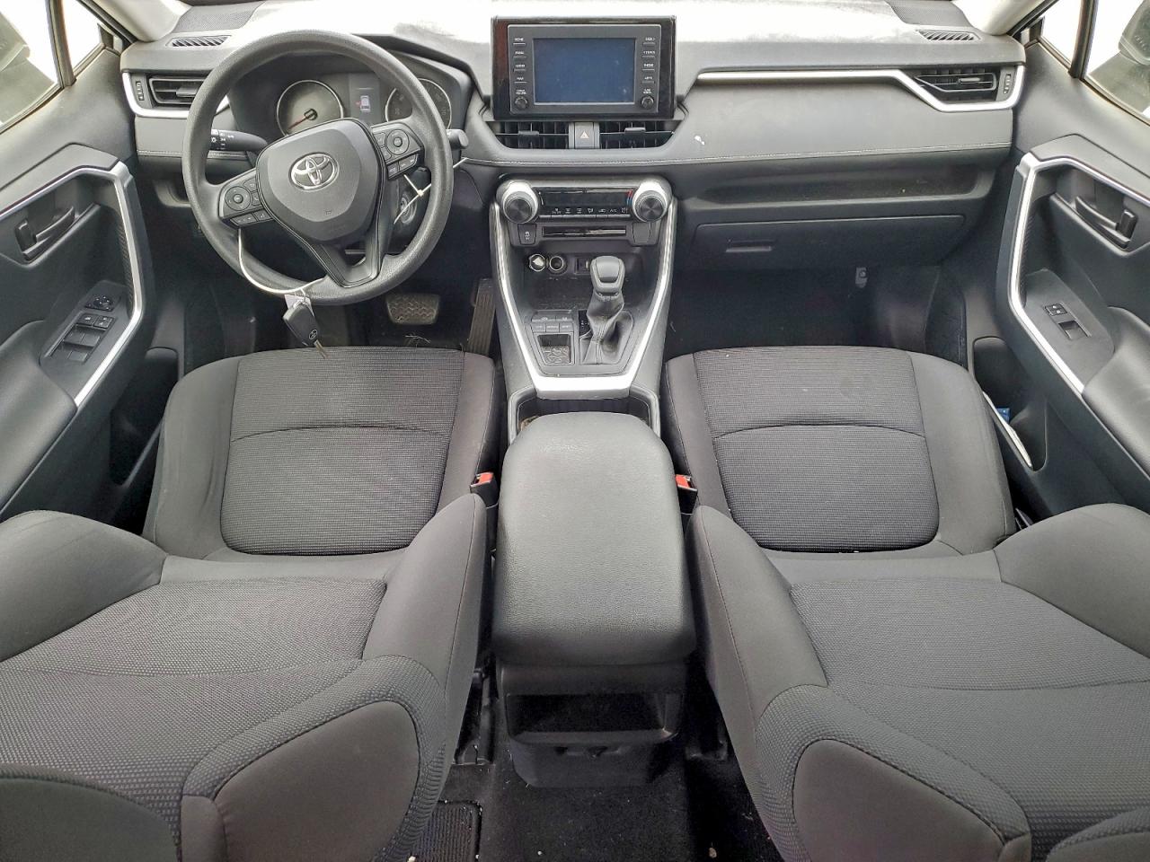 2019 TOYOTA RAV4 LE photo 8