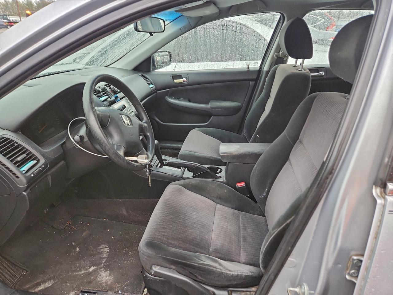 2005 HONDA ACCORD LX photo 7