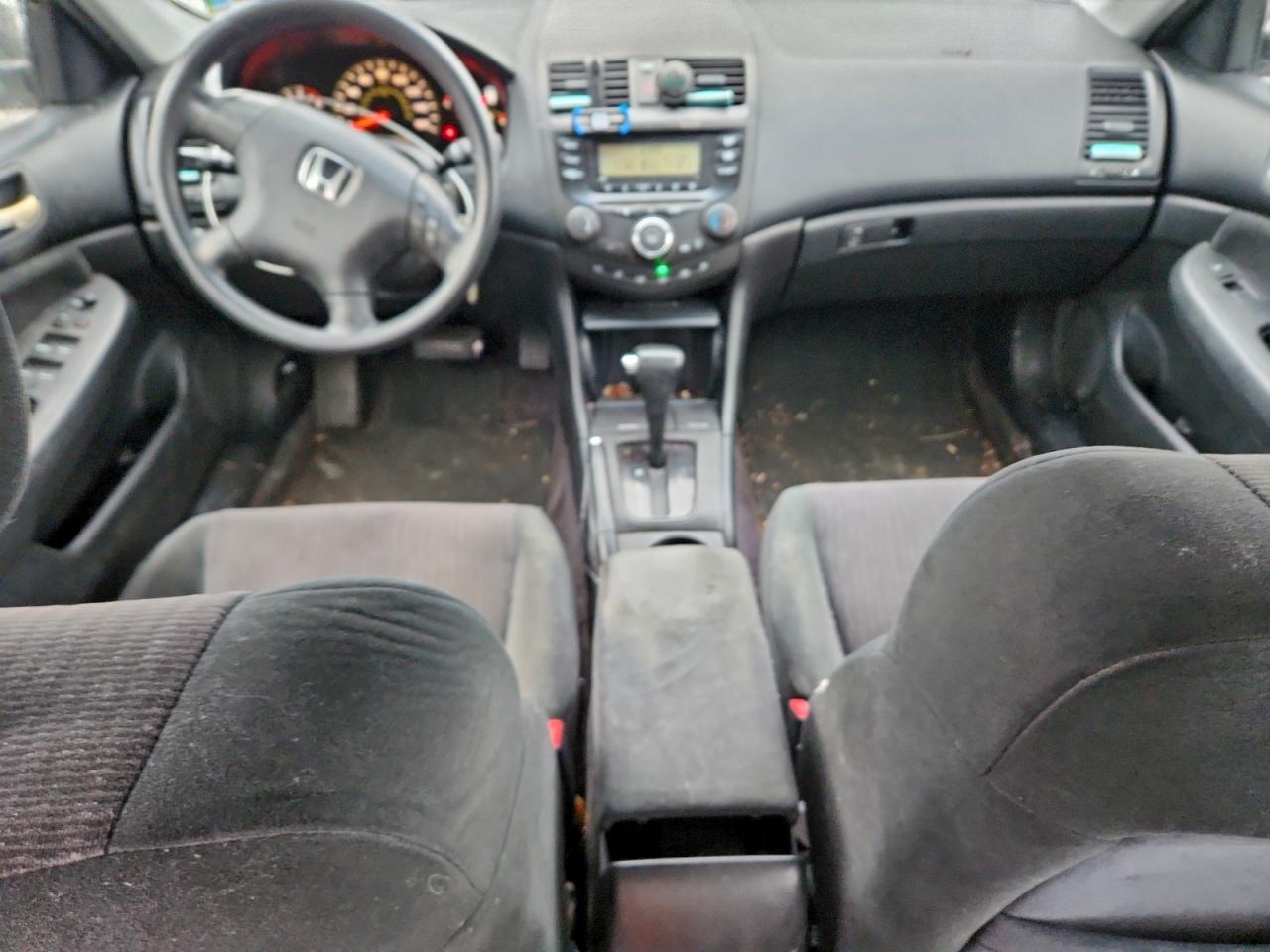 2005 HONDA ACCORD LX photo 8