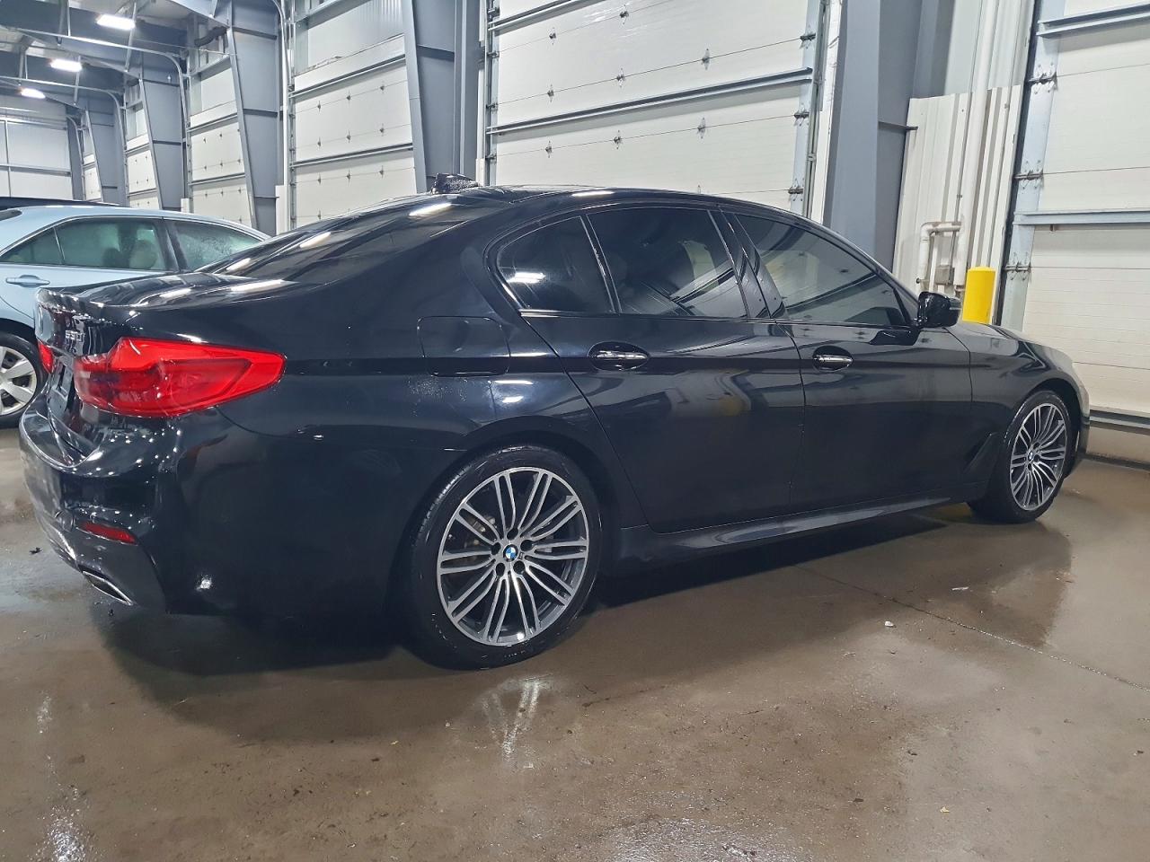 2018 BMW 530 XI photo 3