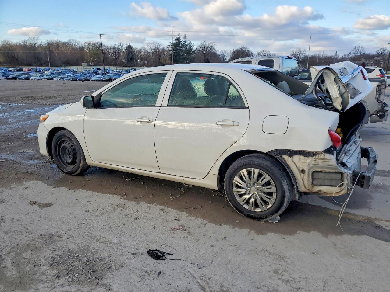 2013 TOYOTA COROLLA L photo 2