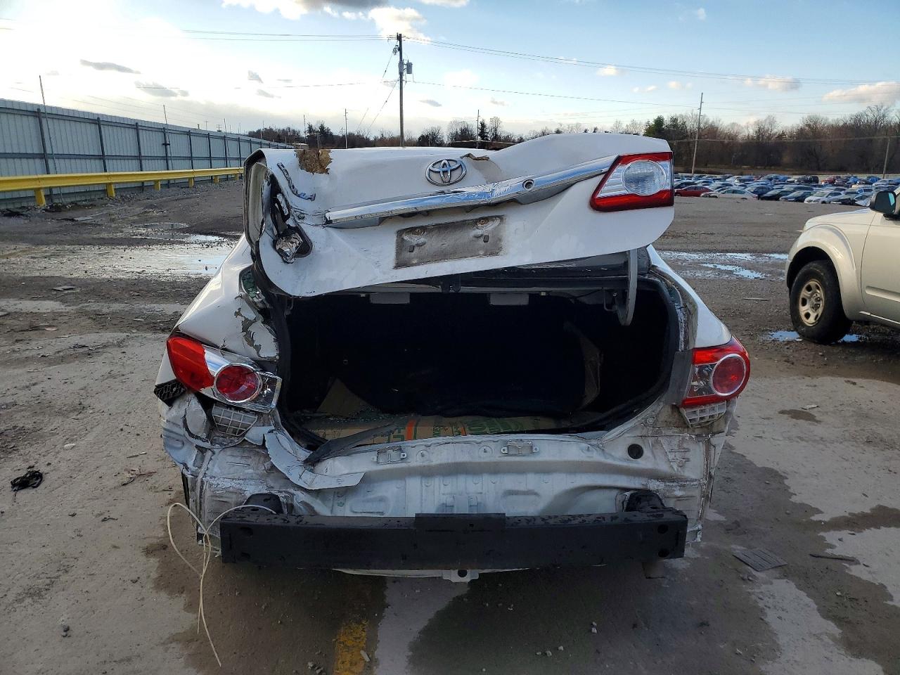 2013 TOYOTA COROLLA L photo 6