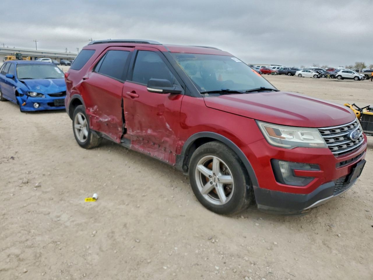 2016 FORD EXPLORER XLT photo 4