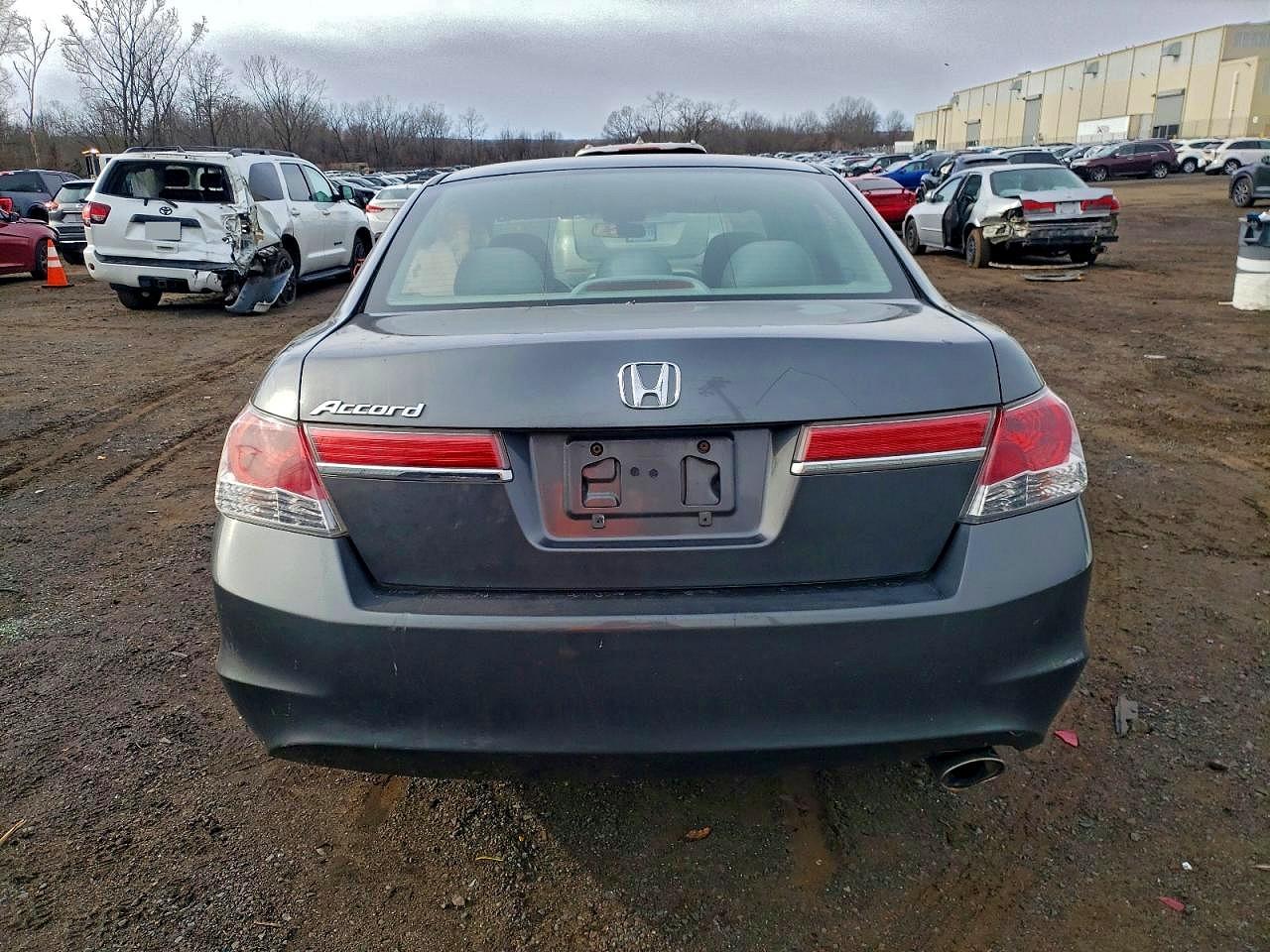 2011 HONDA ACCORD LX photo 6