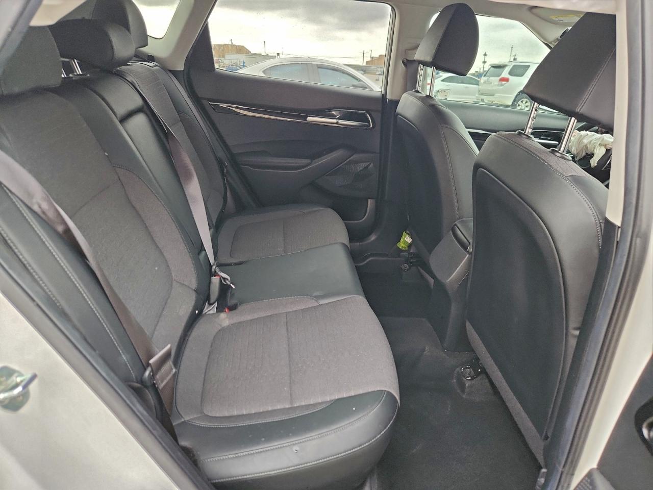 2021 KIA SELTOS S photo 10