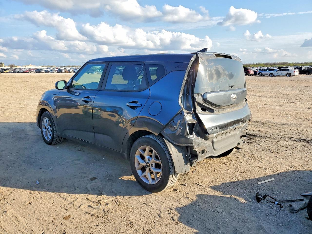 2020 KIA SOUL LX photo 2