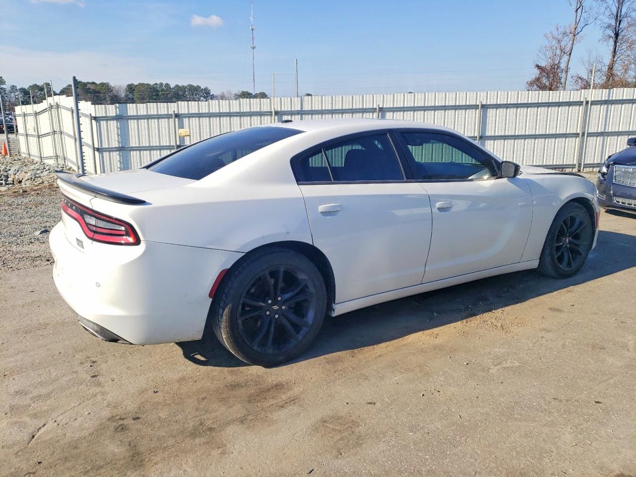 2017 DODGE CHARGER SE photo 3