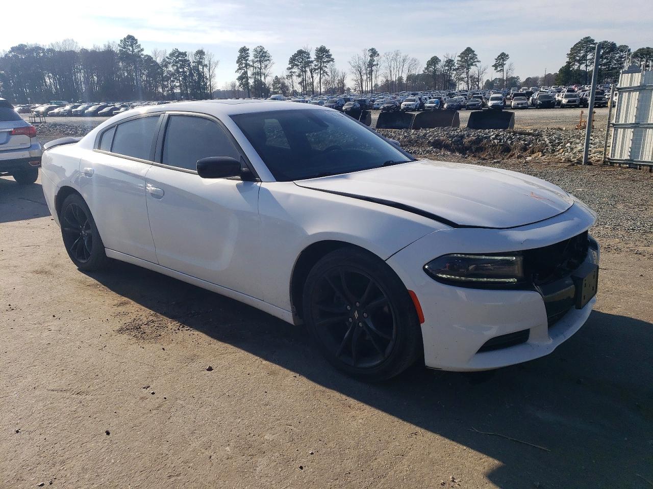 2017 DODGE CHARGER SE photo 4