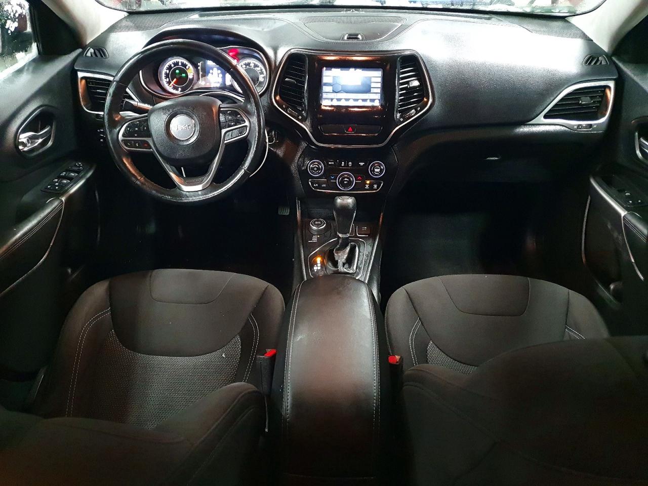 2019 JEEP CHEROKEE LATITUDE photo 8
