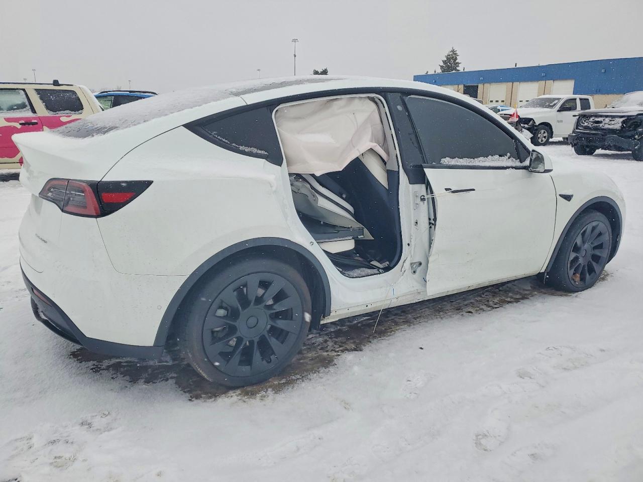 2021 TESLA MODEL Y photo 3