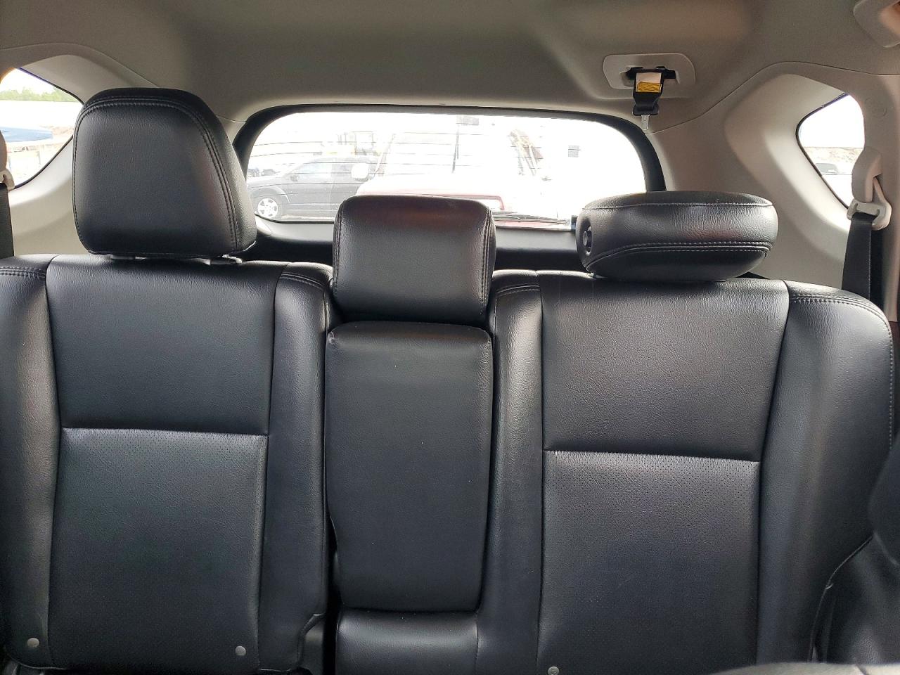 2015 TOYOTA RAV4 XLE photo 10