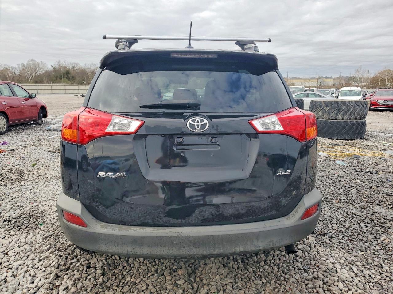 2015 TOYOTA RAV4 XLE photo 6