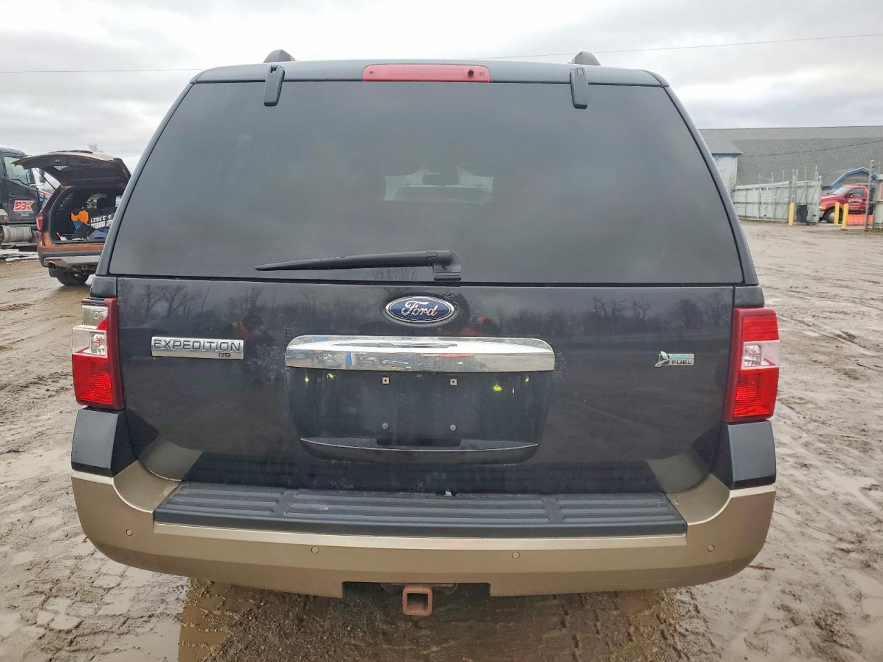 2013 FORD EXPEDITION XLT photo 6