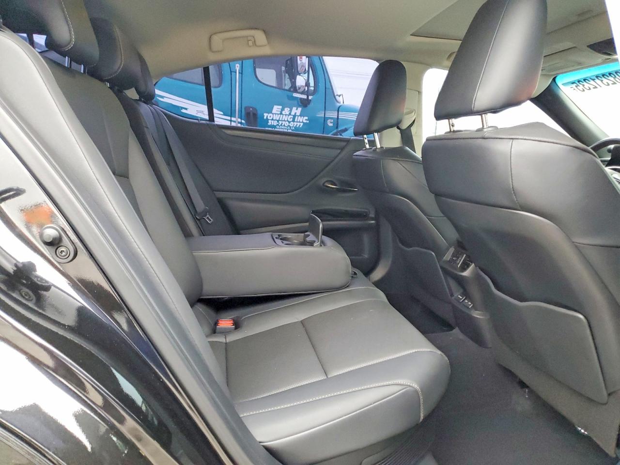 2024 LEXUS ES 300H BASE photo 10