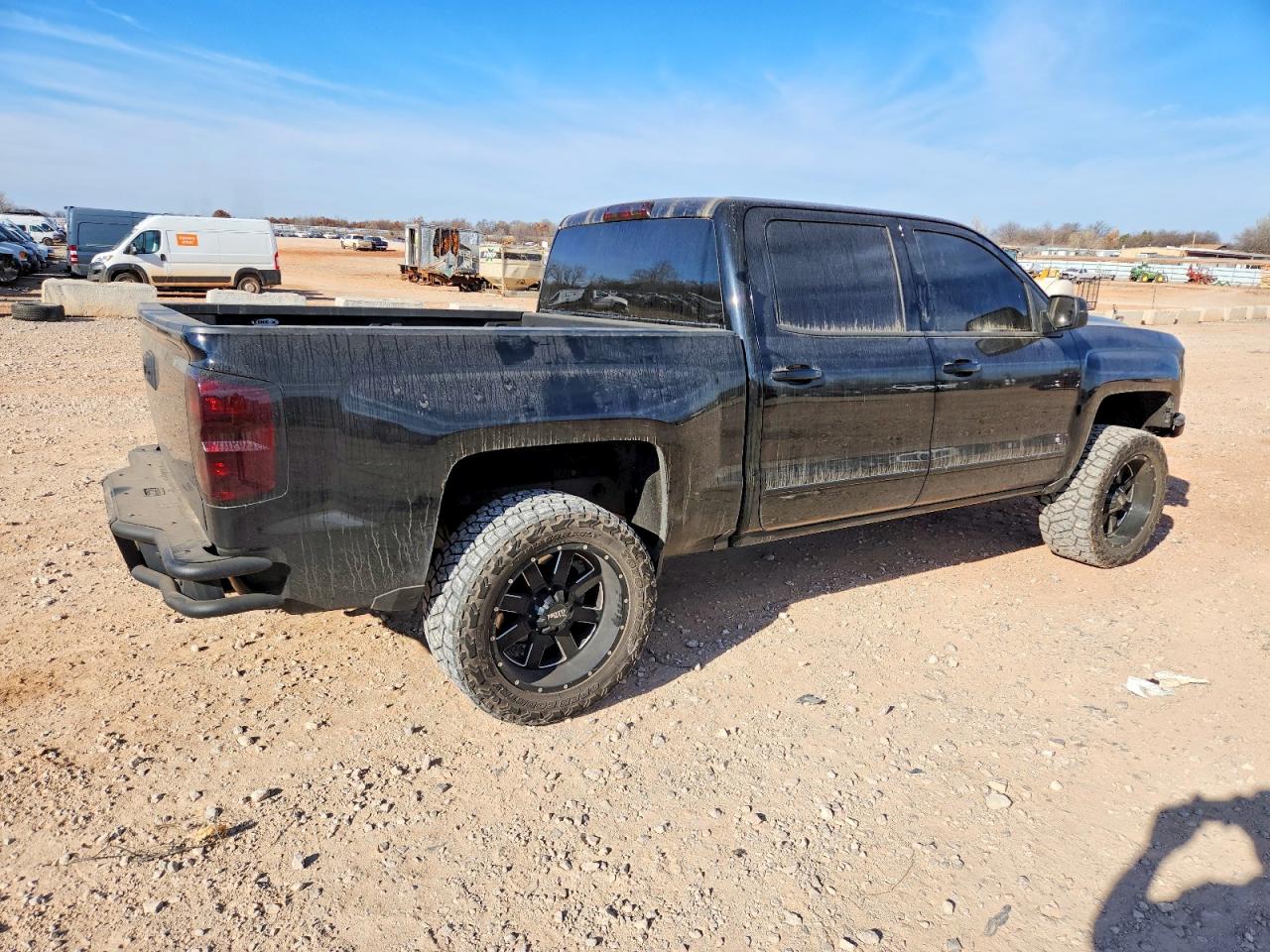 2018 CHEVROLET SILVERADO K1500 LT photo 3