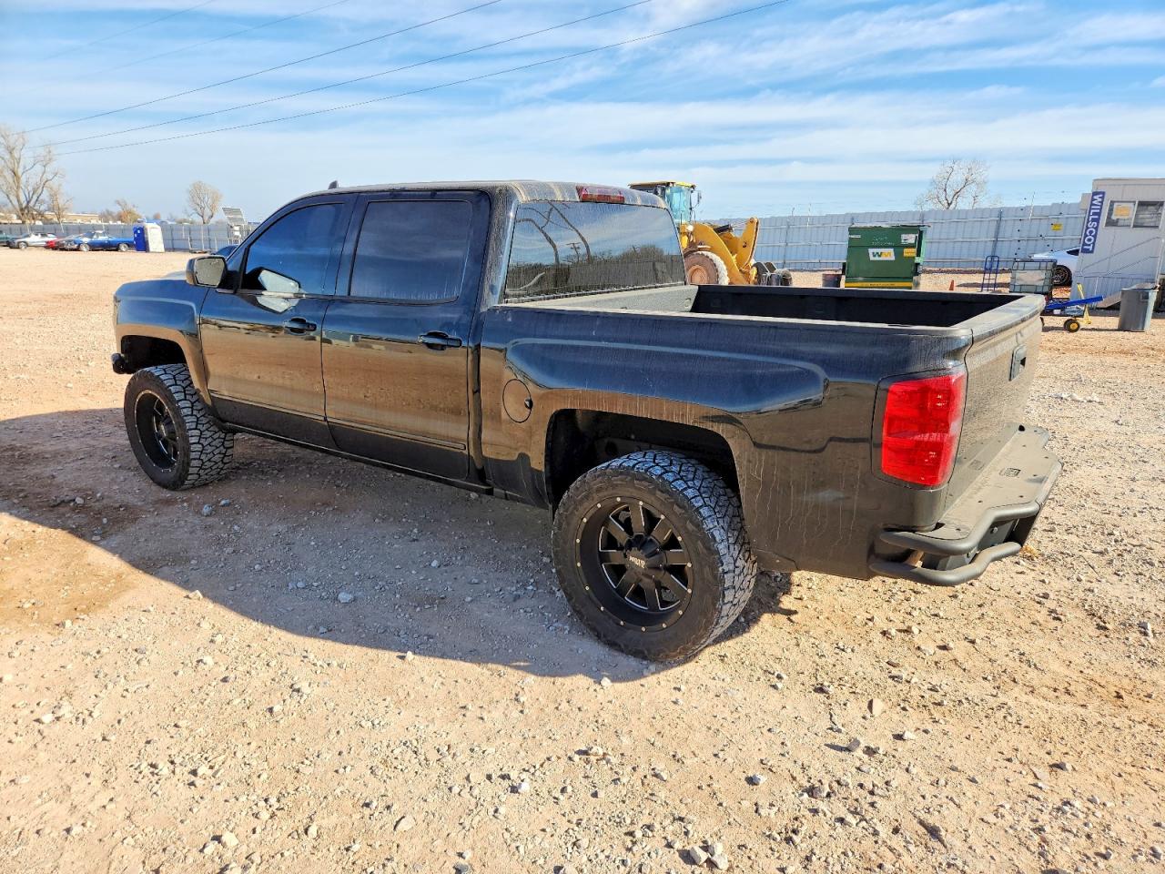 2018 CHEVROLET SILVERADO K1500 LT photo 2