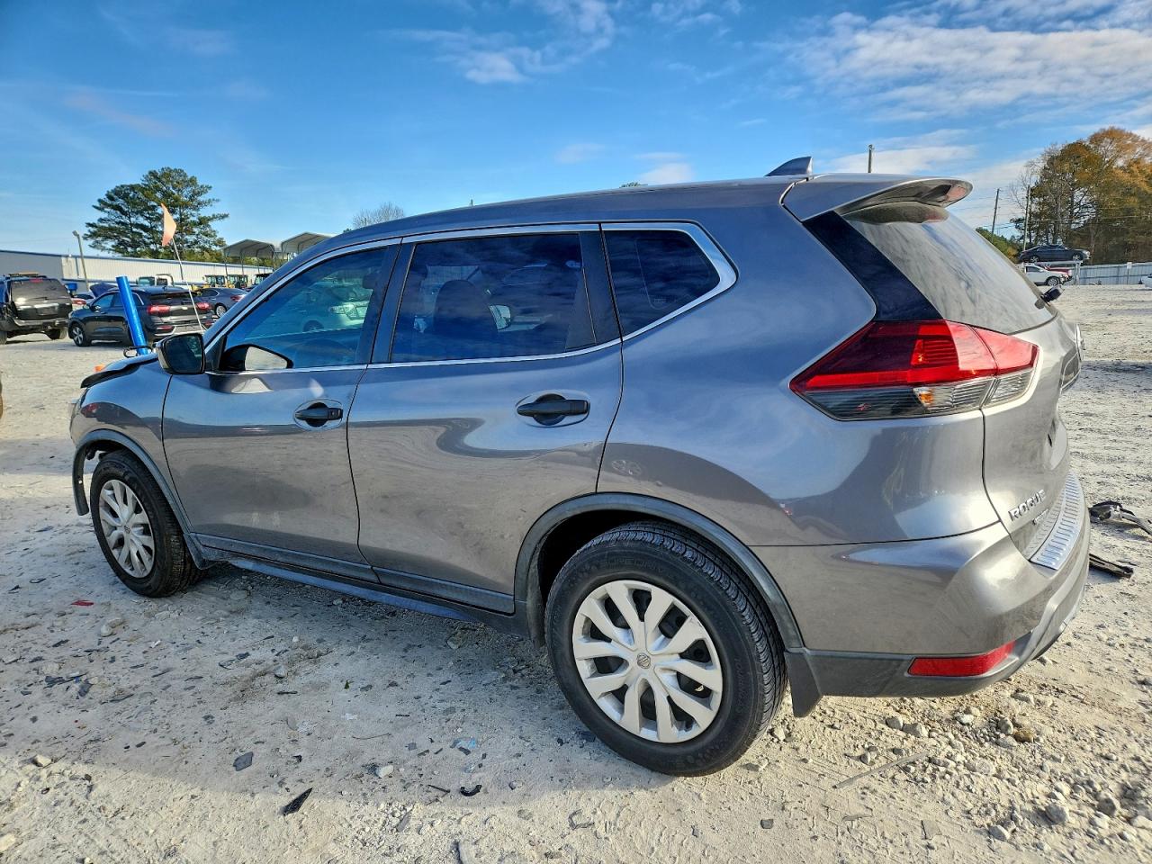2018 NISSAN ROGUE S photo 2