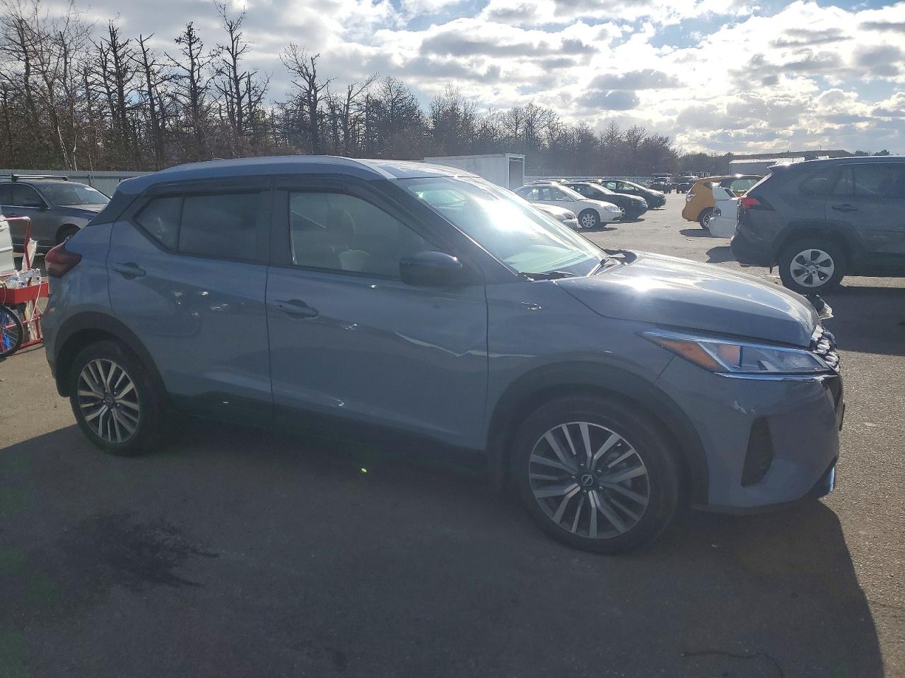 2023 NISSAN KICKS SV photo 4