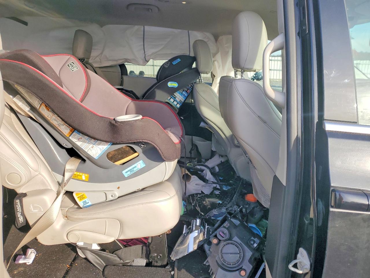 2021 CHRYSLER VOYAGER LXI photo 11