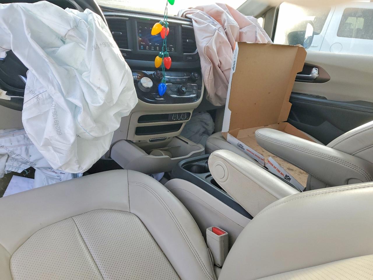 2021 CHRYSLER VOYAGER LXI photo 8