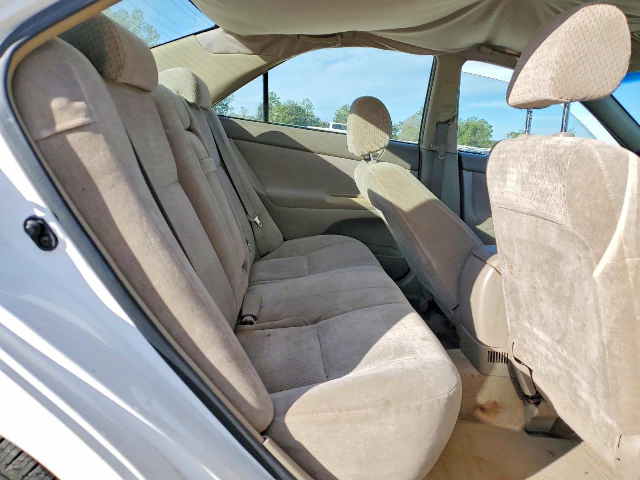 2002 TOYOTA CAMRY LE photo 19