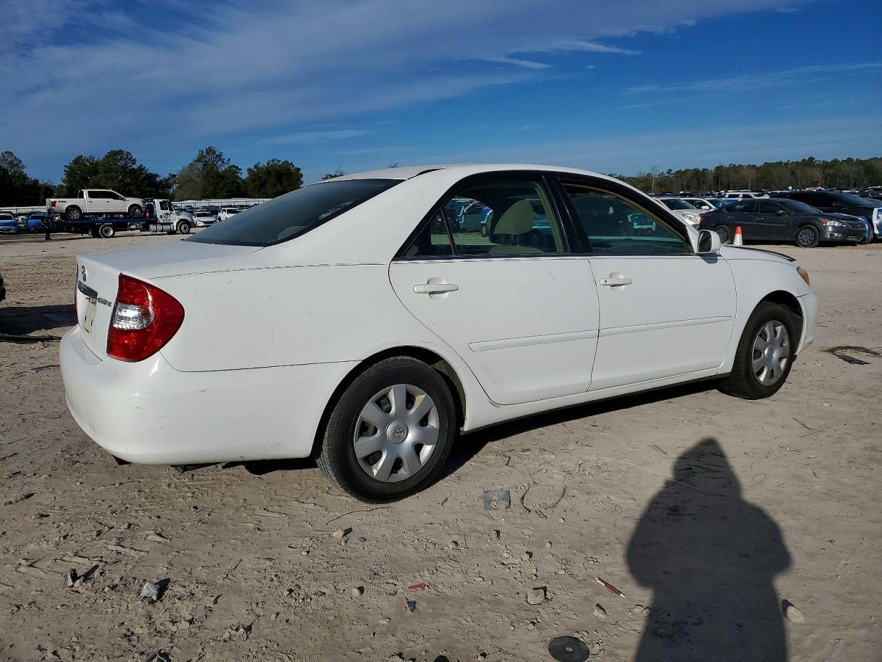 2002 TOYOTA CAMRY LE photo 5