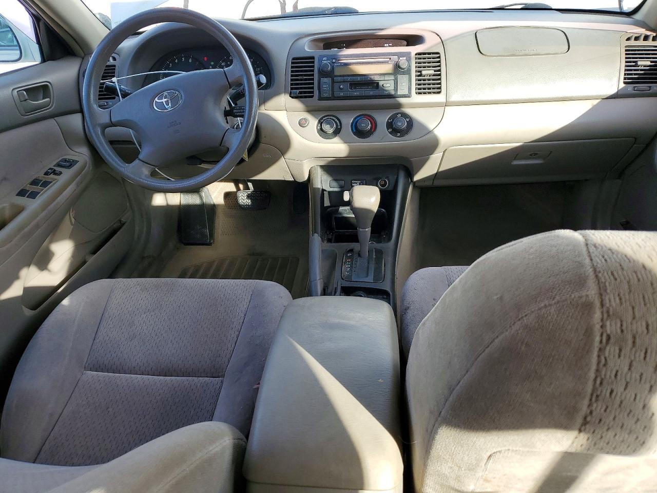 2002 TOYOTA CAMRY LE photo 15