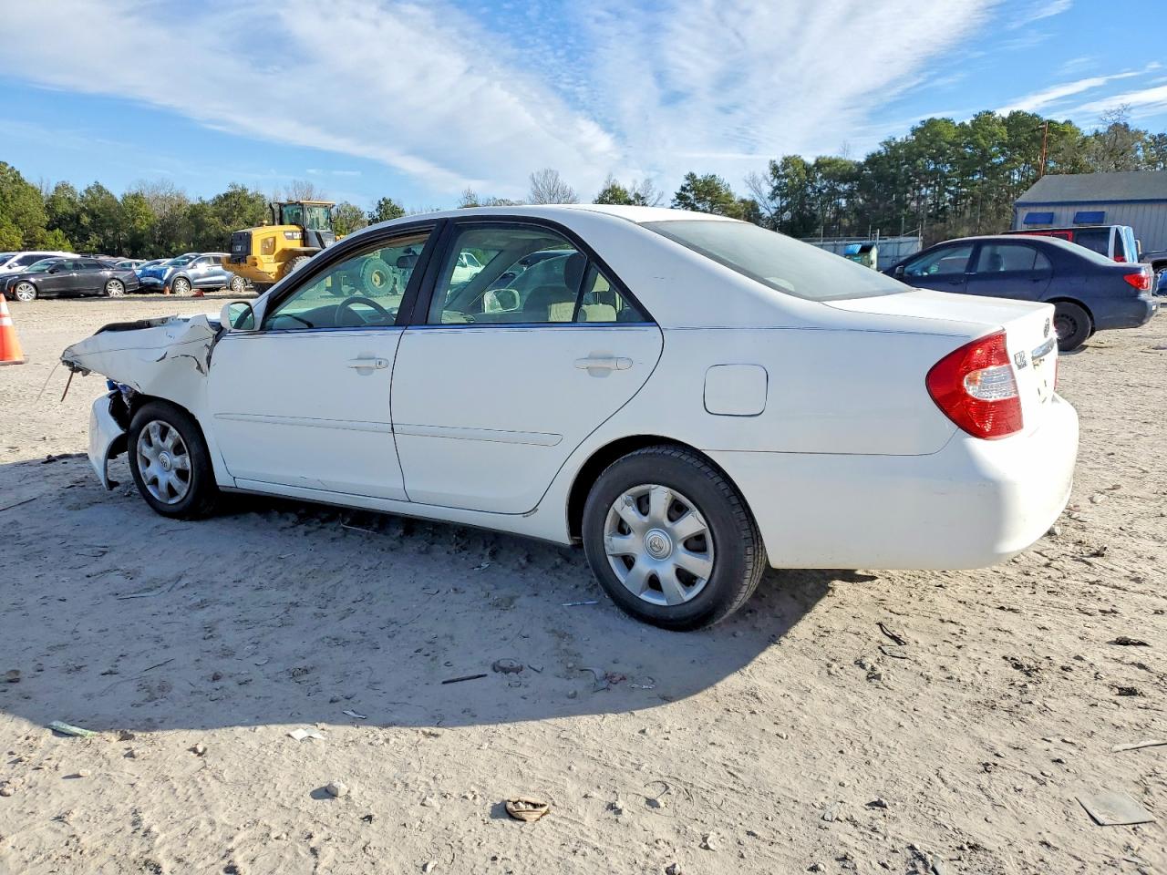 2002 TOYOTA CAMRY LE photo 3