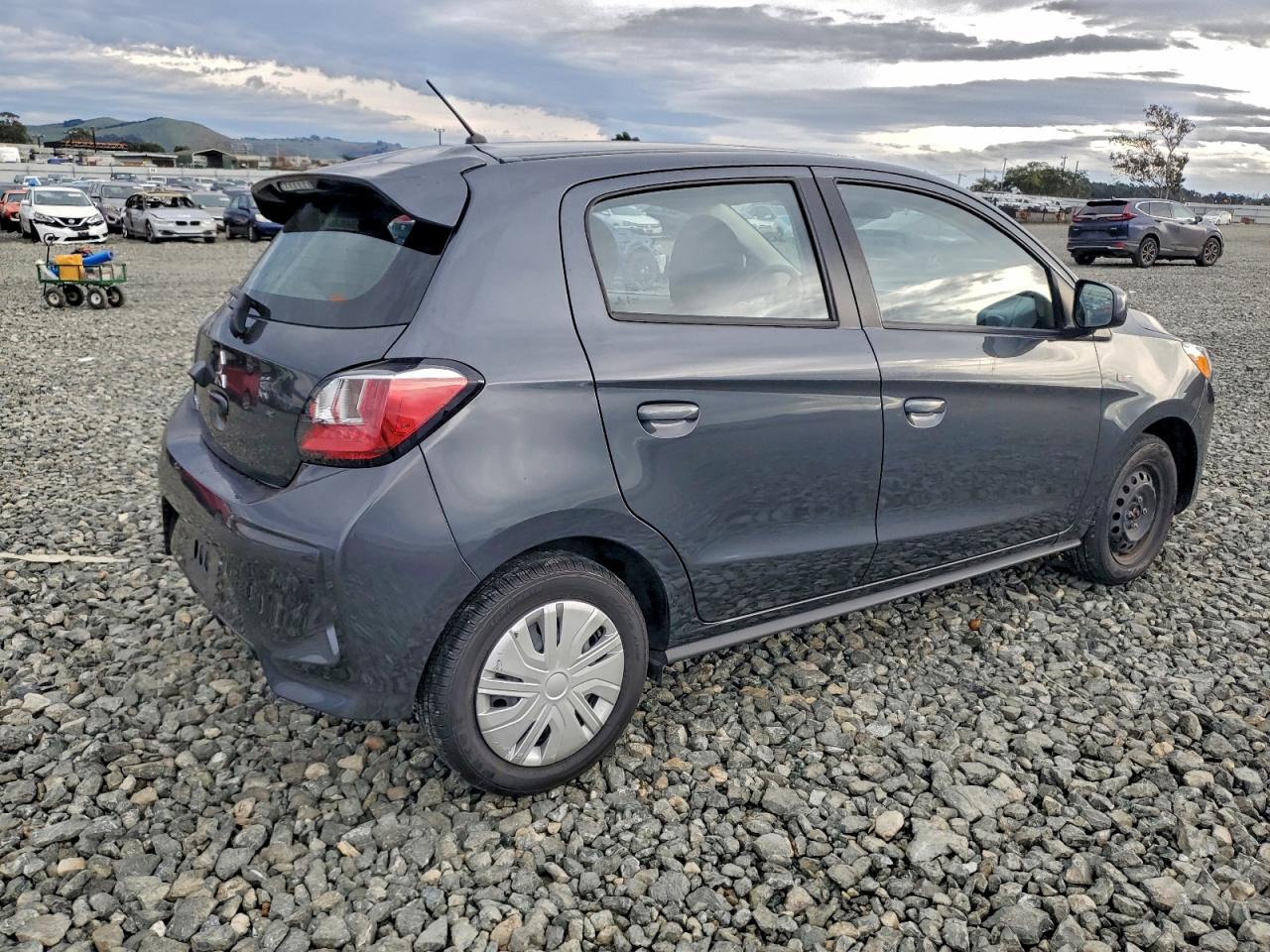 2024 MITSUBISHI MIRAGE ES photo 3