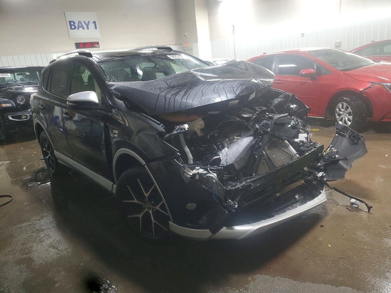 2016 TOYOTA RAV4 SE photo 4